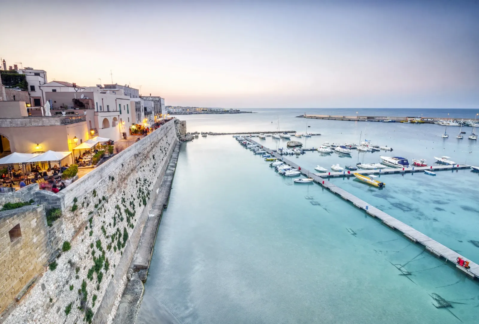 Otranto, città fortificata sulla costa adriatica del Salento